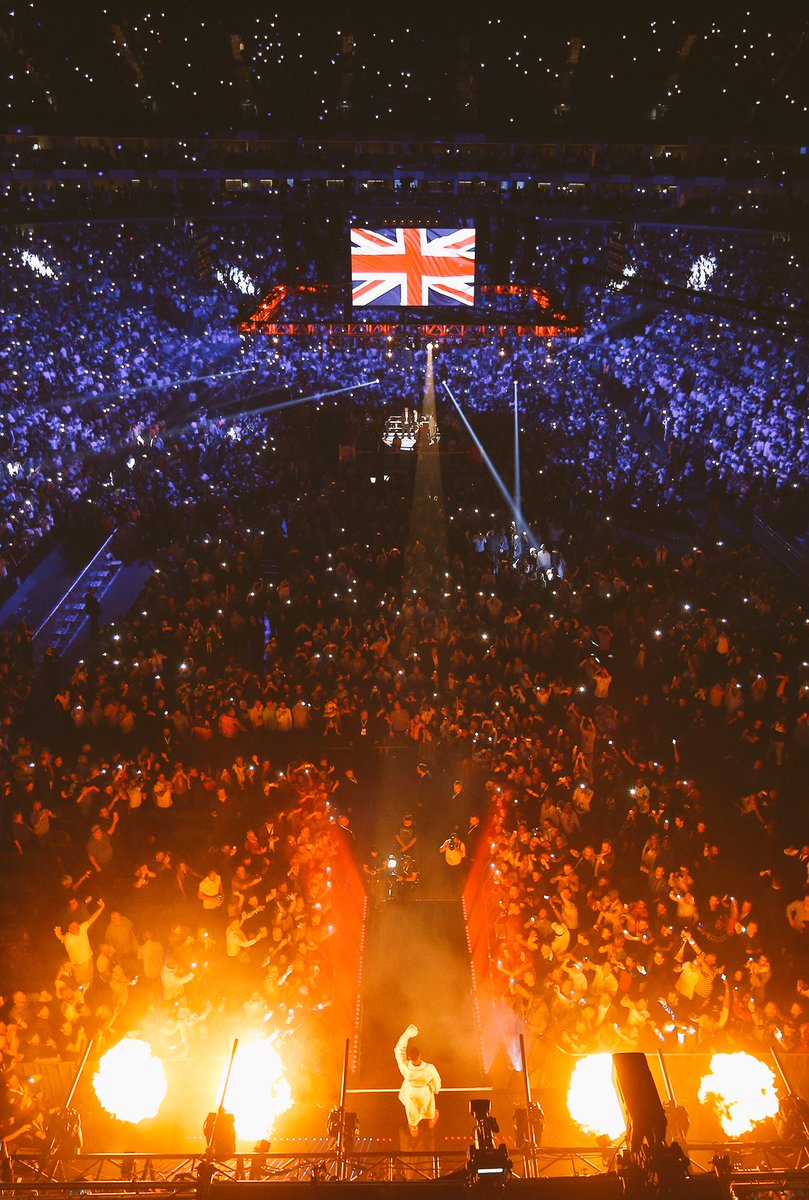EddieHearn's tweet photo. What a night! #Britishboxing https://t.co/r2rXlDUjdA