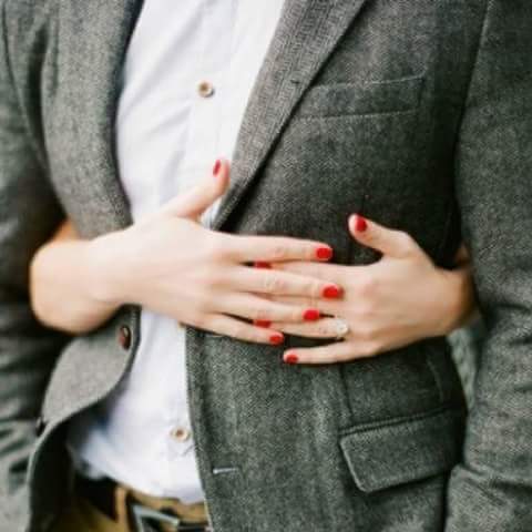 #حالتك_في_جمله ..
  .. يامن ضِلعهُ ٱساس تكويني 
 ..ٱشتاقگ 
 ..ٱحتاجگ 
.. استدعي حضورگ 
 ..ٱُحبگ