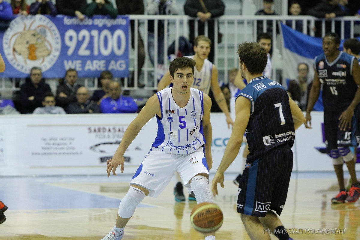 Bruno Mascolo <a href="/14Mascolo/">Bruno Mascolo</a> primo nuovo arrivo in casa Latina Basket
Leggi: latinabasket.it/2014/?p=16290
#SerieA2 #lnpsocial