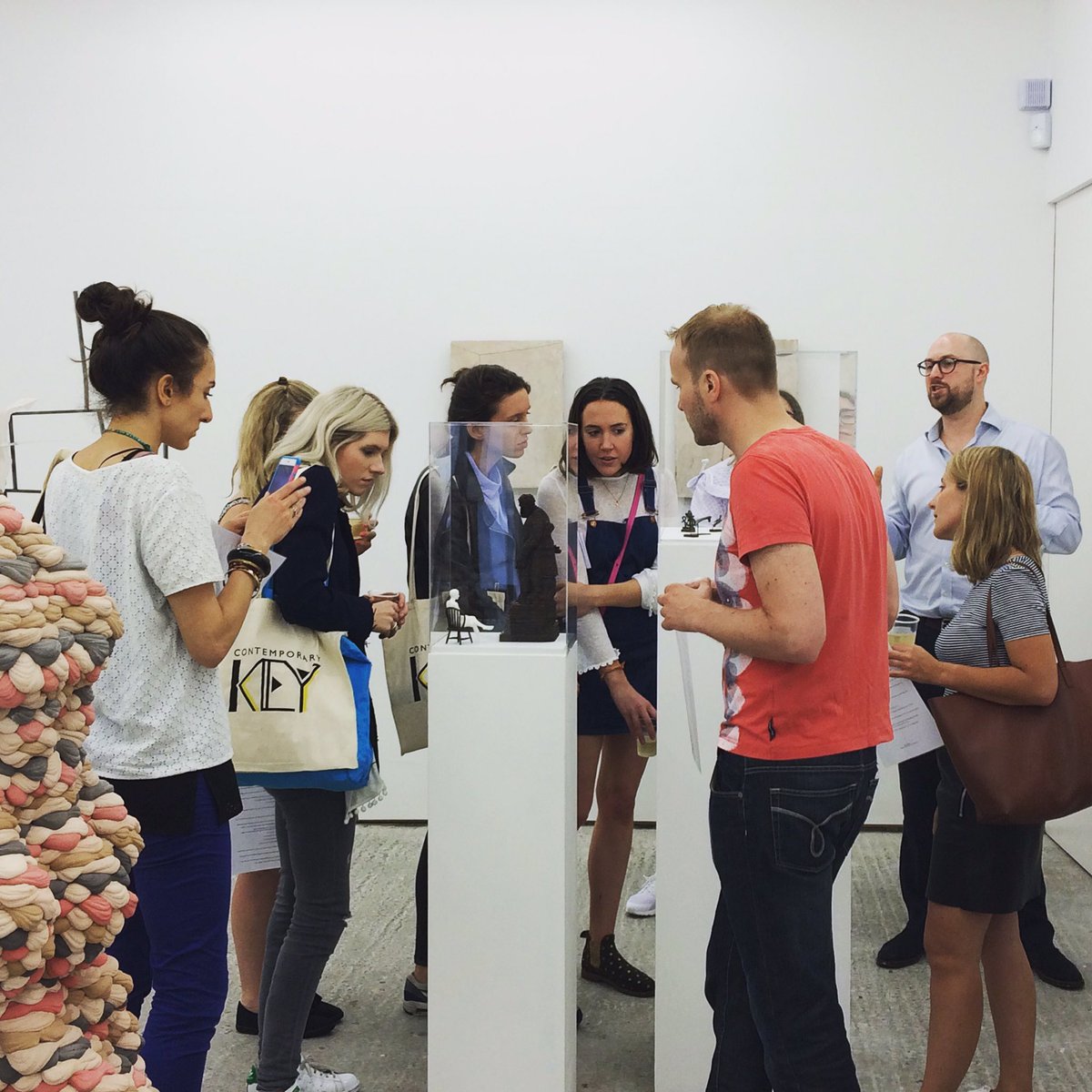 ContemporaryKey's tweet photo. Thank you @MaureenPaley @herald_st @BREESELITTLE @lb_gallery @CampoliPresti for a great #bethnalgreen gallery tour https://t.co/NV81MIovf3