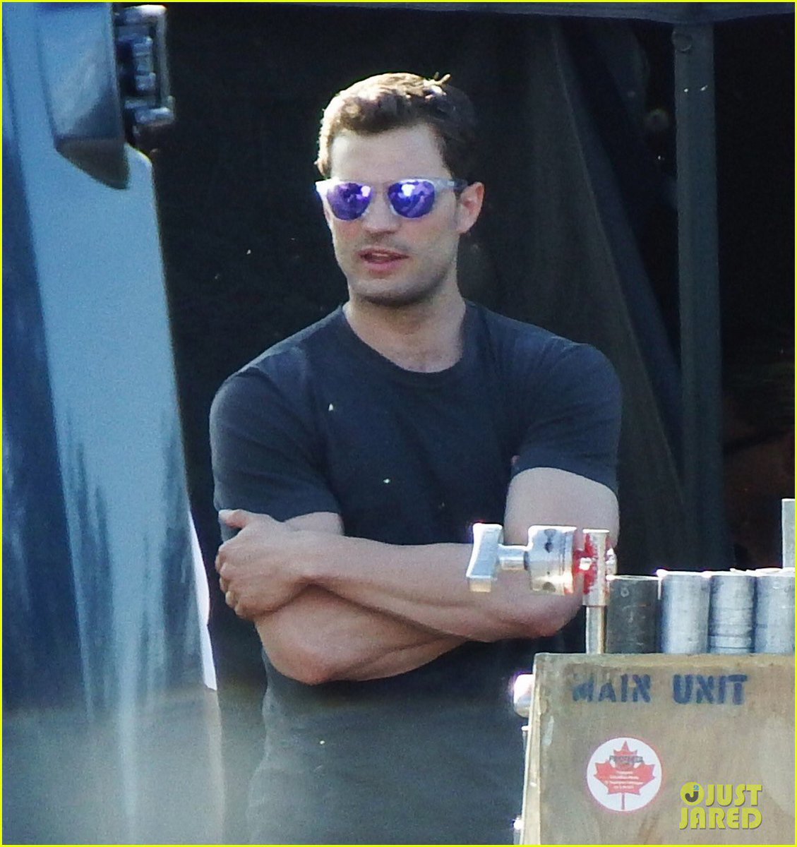 JamieDornanUK's tweet photo. good morning, happy sunday😘❤️ let's enjoy these pictures of Jamie's amazing arms again😍😍❤️ https://t.co/gHA6g4z55t