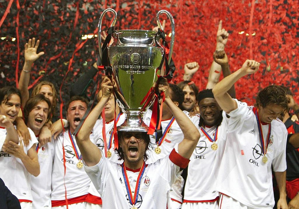 HB à Paolo Maldini, 48 ans auj 🎊 🎁 Légende du Milan AC, 5 fois 🏆 en #LDC Le plus grand défenseur de l'Histoire ?