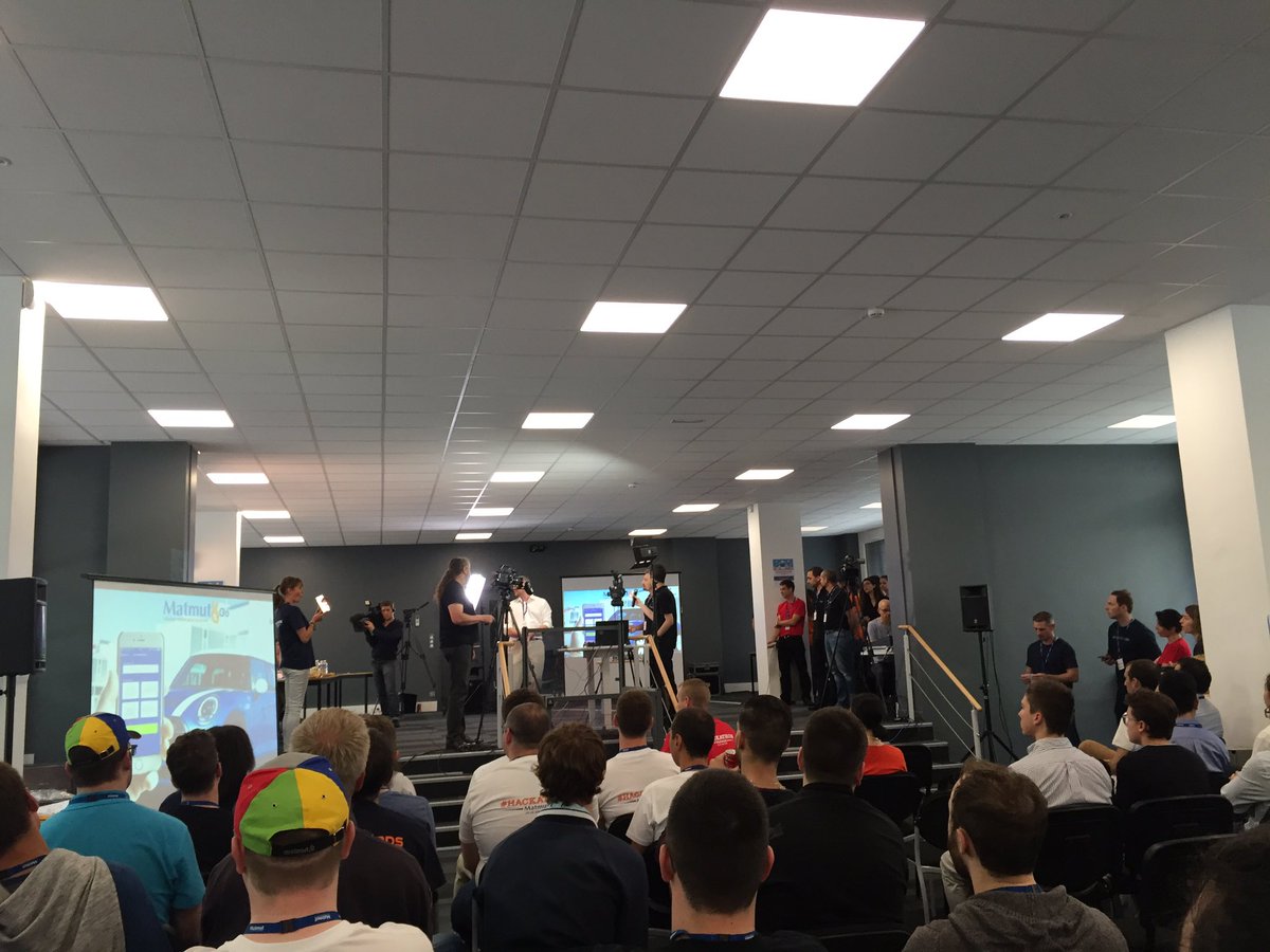 hackhours's tweet image. Go go go ! #HackathonMatmut Bonne chance à toutes les équipes  ✌🏻️
