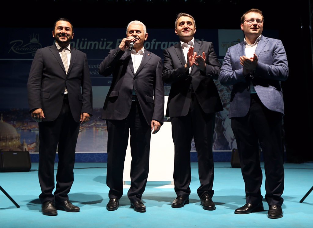 Başbakan Yıldırım, AK Parti İstanbul Gençlik Kolları'nın sahur programına katıldı.