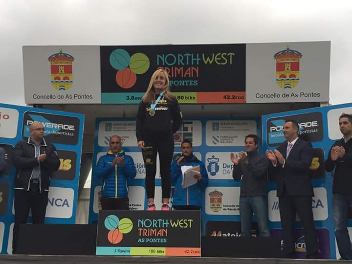 Coa súa gran natación marcando diferenzas, Sonia Pariente é campioa galega 2016 de distancia olímpica, MD e ironman!