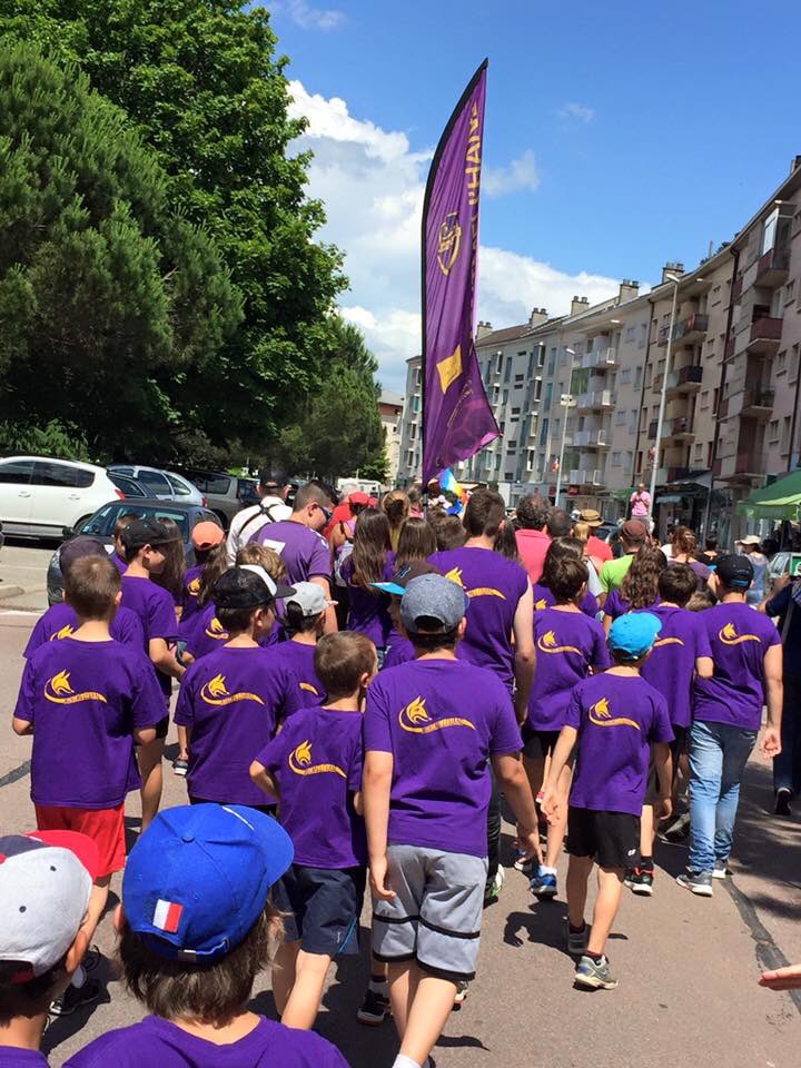 Montmelihand's tweet photo. 50ème anniversaire Jumelage Montmélian-Höchst 🇫🇷🇩🇪
#Défilé #Associations #50Renardeaux #VioletPower https://t.co/ZQJwZB2ETY