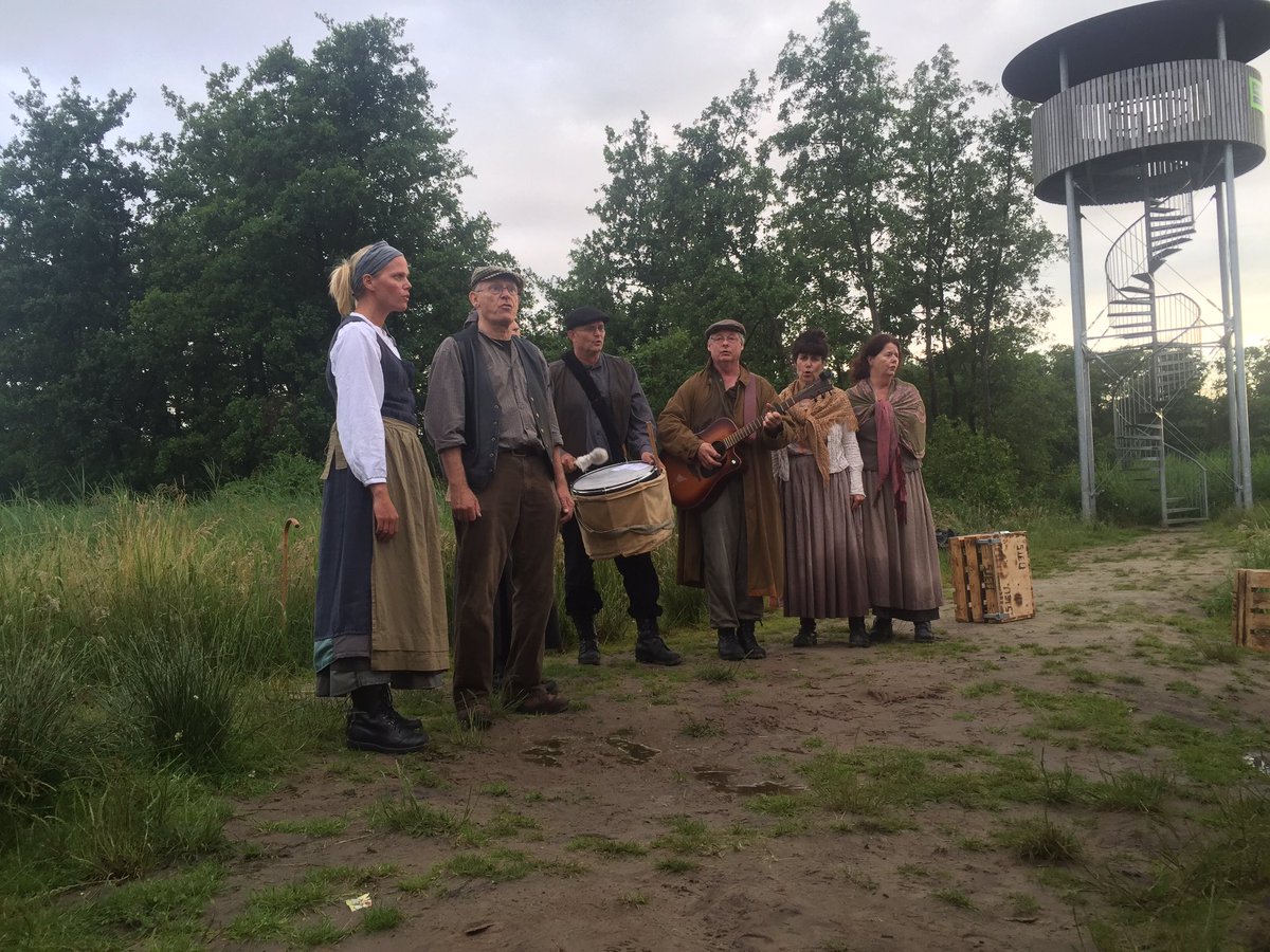 Gisteravond <a href="/Natuurlijkdiner/">Natuurlijkdineren</a> in Giethoorn Top Restaurants geven visitekaartje af #vareninschilderij <a href="/DutchVogalonga/">Dutch Vogalonga</a>