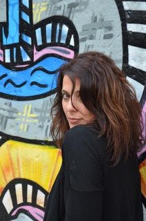 Dans "Gazelle" :  Julie Cuvillier fière d'être d'origine franco-allemande et maghrébine. ow.ly/zctQ301DLDl