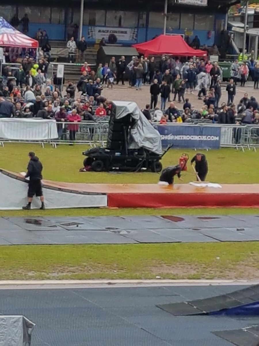 louisa_bubba's tweet photo. #makingithappen @NitroCircus  #vip #foxhallstadium https://t.co/ZP5f7rX2cf