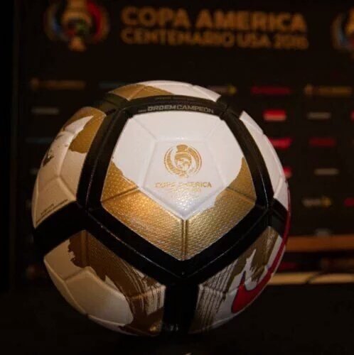 plessbol's tweet photo. #ChileJuara RT @SiaranBolaLivee: Bola untuk final #CopaAmerica Argentina vs Chile https://t.co/nmQMXZs1rV