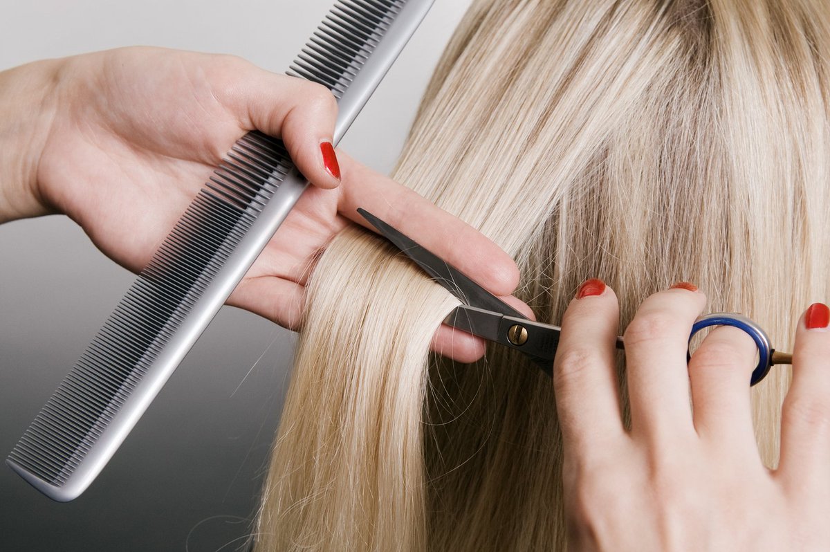 CumbriaApps's tweet photo. The Salon in Ulverston requires a #hairdressing #apprentice... Apply online today: https://t.co/TdOExMhEMt #Cumbria https://t.co/mgg6KP7nyS