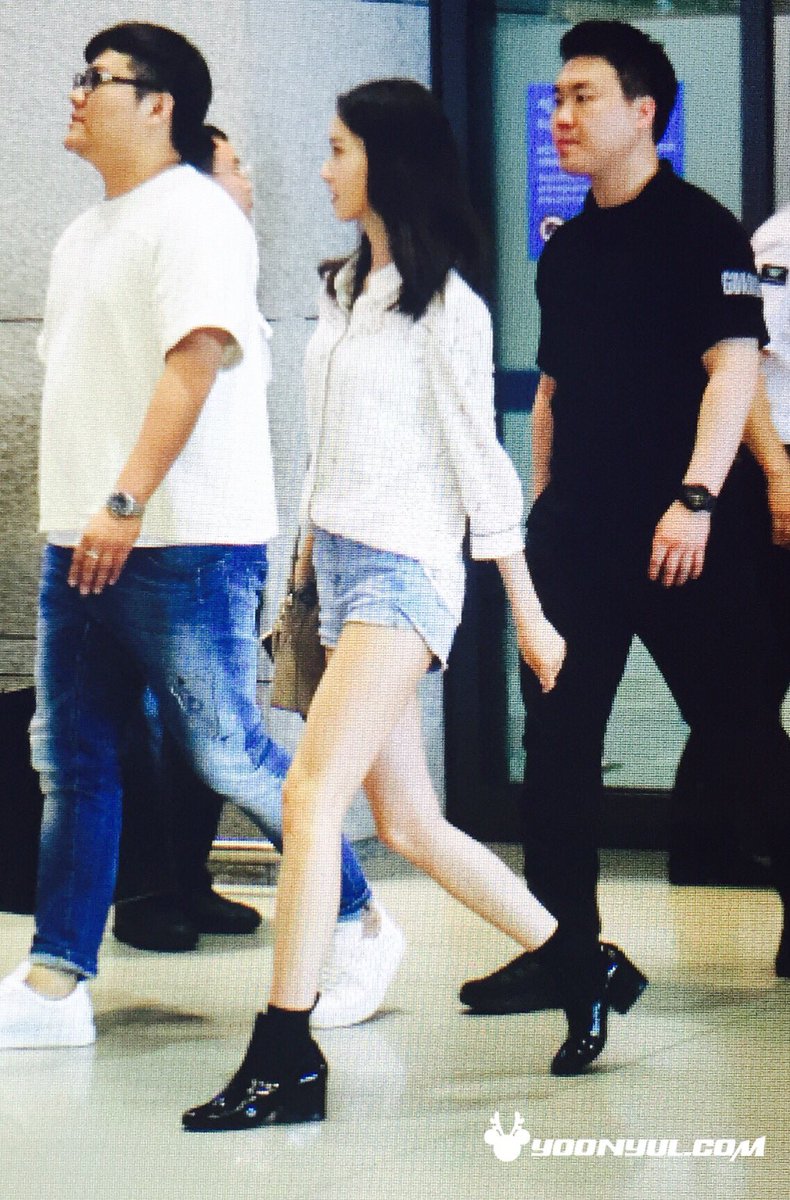 [PIC][26-06-2016]YoonA trở về Hàn Quốc vào chiều nay Cl3qBr0UoAAQ3eQ
