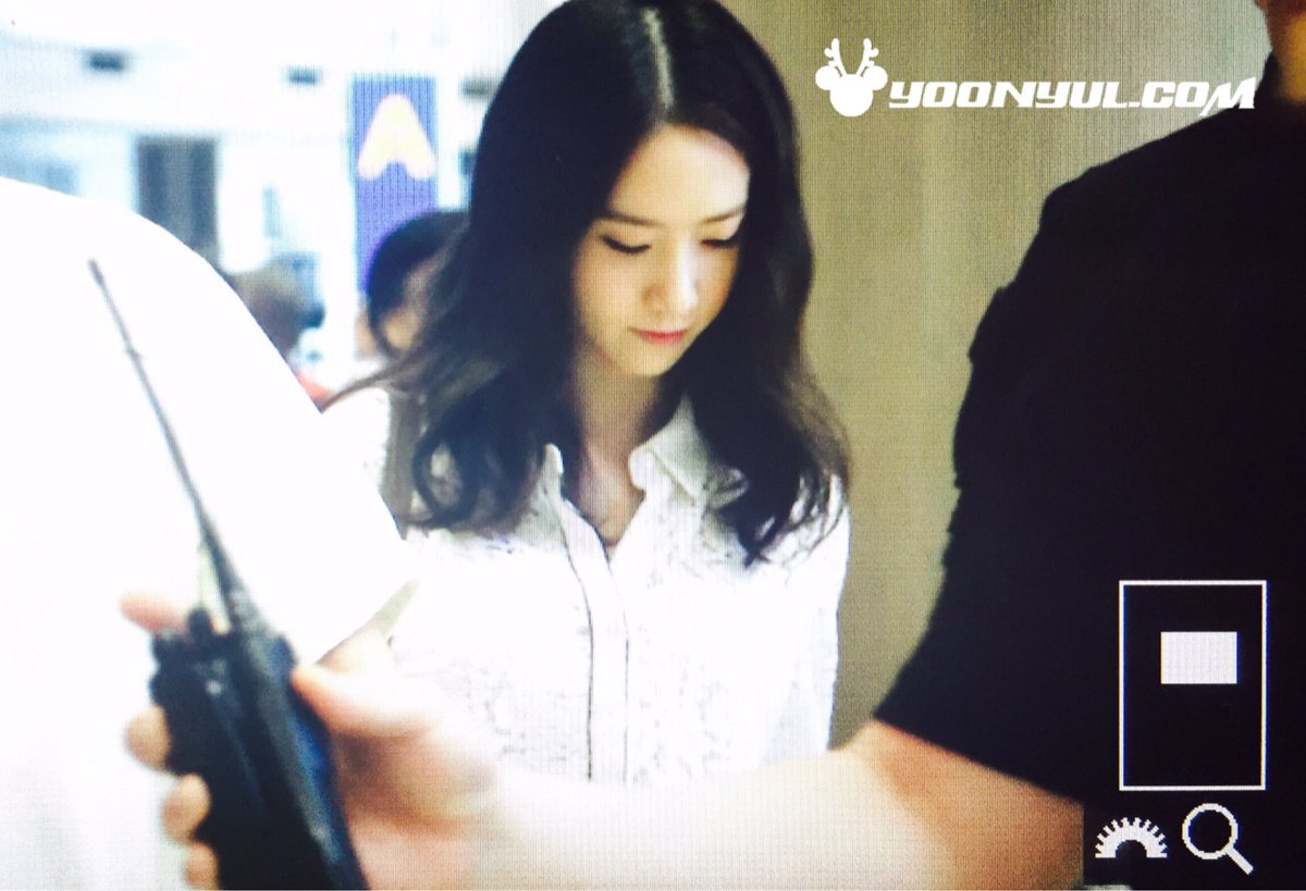[PIC][26-06-2016]YoonA trở về Hàn Quốc vào chiều nay Cl3qGezVAAAtz0X