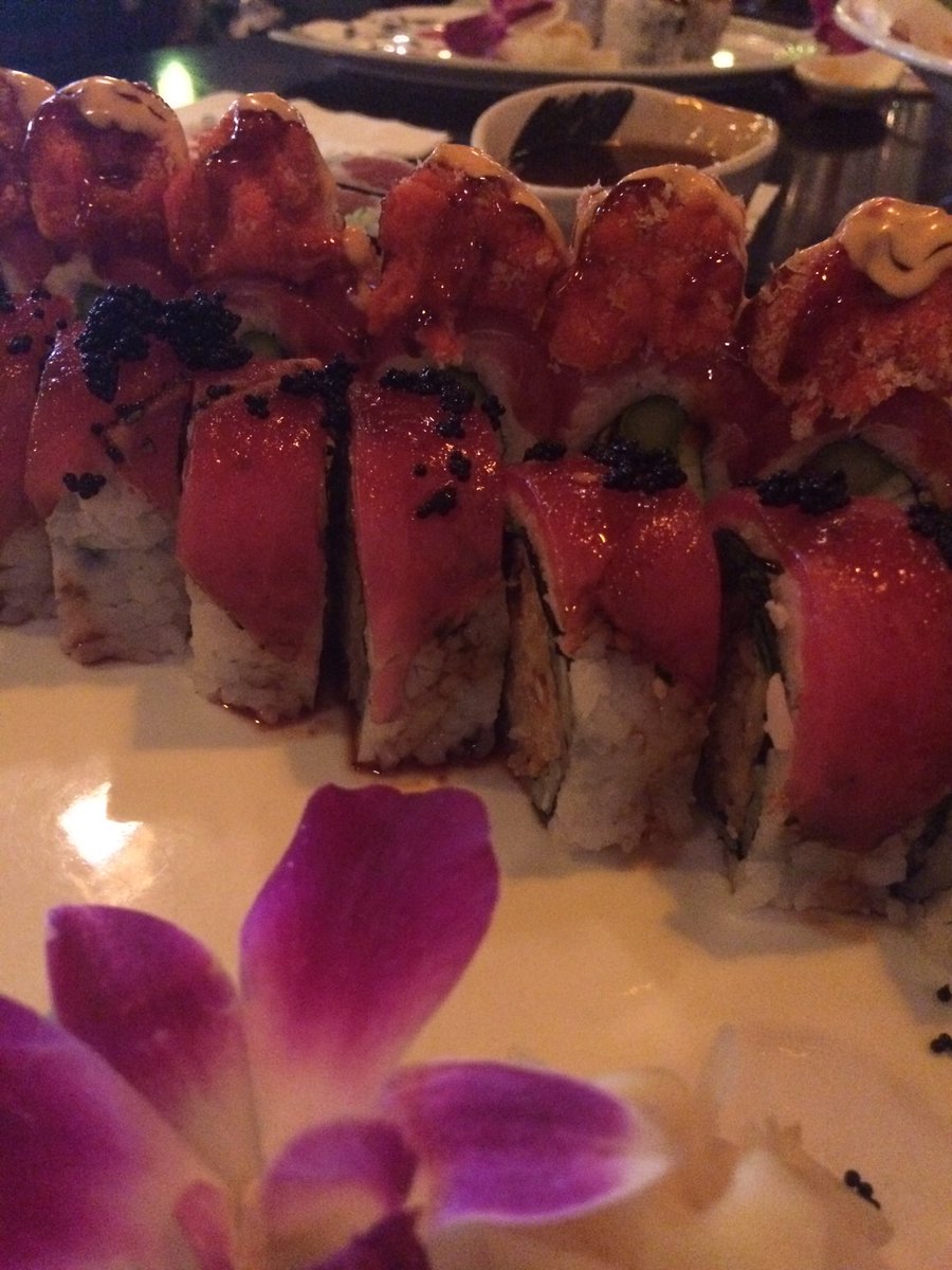 QCKitchen's tweet photo. Who knew you could find good sushi in Albany, NY.  #kotoalbany https://t.co/6b87p4SXCM