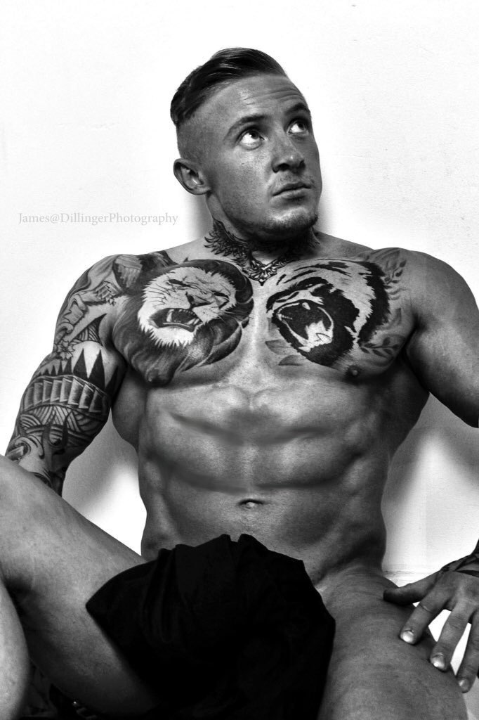 WomensEyeCandy1's tweet photo. We're having a #flashback with @Jones92Aaron he was #45 in our #hunkoftheyear2015 countdown #101hunks out of 200! https://t.co/xYUJkP6iFE