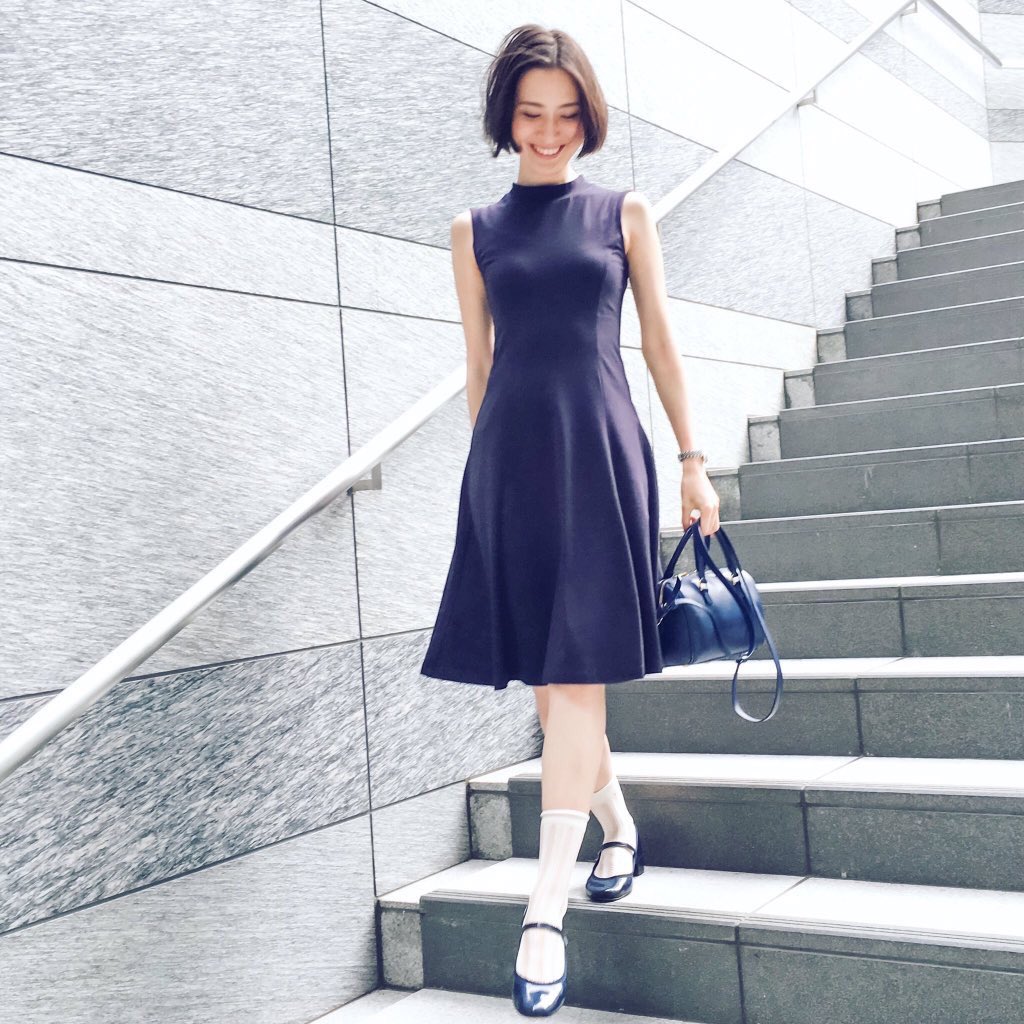 マヤ 話題になってたuniqloのコットンモダールフレアワンピース試着してきたんだけど マジで素晴らしかった 適度に締めて くれるから痩せて見えるのに 私の出てる腹は隠してくれる奇跡の服だった 気に入りすぎて3色全部買った マヤ 話題になってたuniqloのコットンモダールフレアワンピース試着してきたんだけど マジで素晴らしかった 適度に締めて くれるから痩せて見えるのに 私の出てる腹は隠してくれる奇跡の服だった 気に入りすぎて3色全部買った