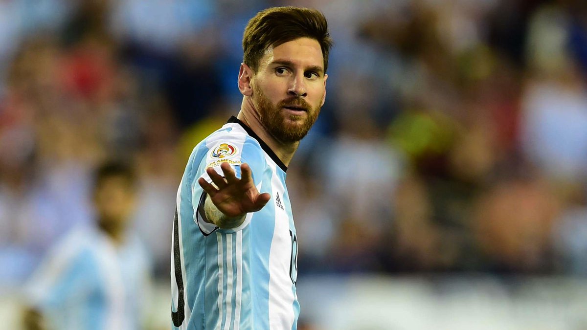 ZoolooNooZ's tweet photo. Stop the voices. Listen none. Do your thing.
#believeinMessi https://t.co/Dv95FdPpxc