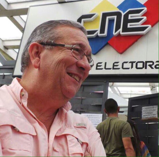 ArmandoAmengual's tweet photo. .@DiegoBorges53 vaya nuestro reconocimiento en la buena conducción del equipo electoral de @Carabobo_Unidad https://t.co/qLdOpe0XQc