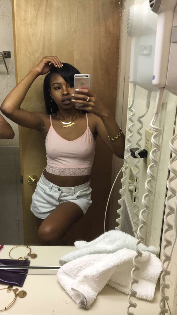 metroxynyth's tweet photo. #HamptonGirlsBreakTheInternet #hamptonu20 🤘🏾 https://t.co/60S5LjgRjw