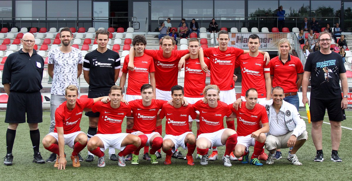 excelsior31's tweet photo. #teamfotos #afscheidswedstrijd @jeltevanderberg https://t.co/Eou04AR3Fs