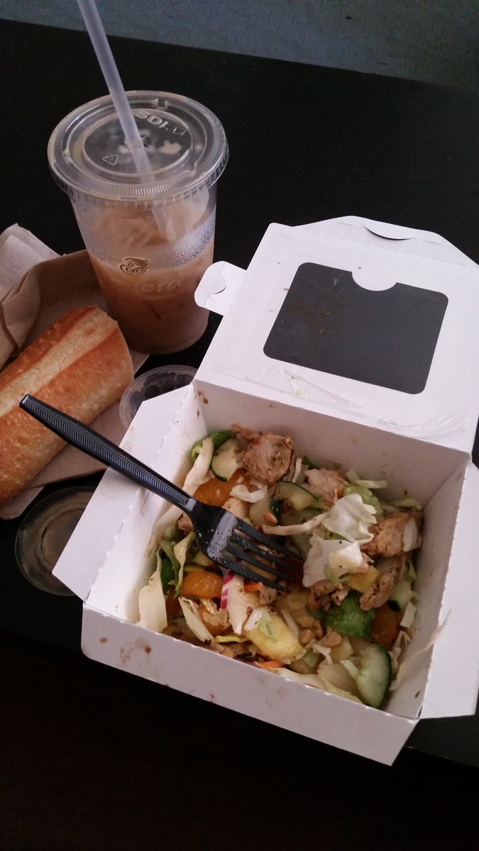 Alex_Nm_'s tweet photo. Napping baby = Citrus chicken cashew salad and almond milk latte ♡ #rookiemomma #nosleepclub #hazelcecilia  #thehcm https://t.co/YmRqRDoyIp