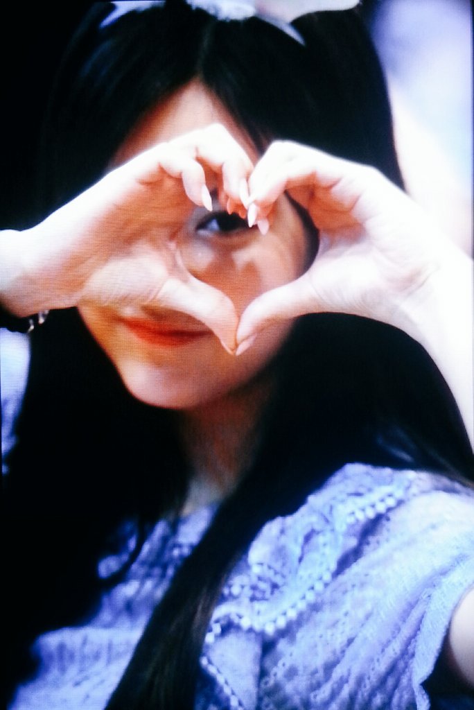 onlyone_kr's tweet photo. 160626 코엑스 팬싸 프리뷰 #DIA #다이아 #EUNCHAE #은채 @dia_official 3단하트 공격..💕 https://t.co/Gl0N2OvoT5