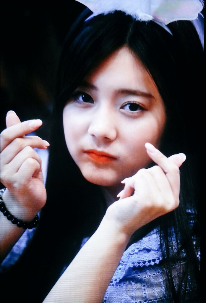 onlyone_kr's tweet photo. 160626 코엑스 팬싸 프리뷰 #DIA #다이아 #EUNCHAE #은채 @dia_official 3단하트 공격..💕 https://t.co/Gl0N2OvoT5