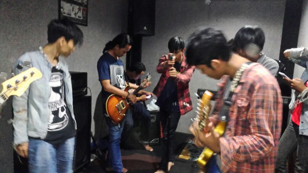 Salah 1 adegan di jamming KGB abis bukber