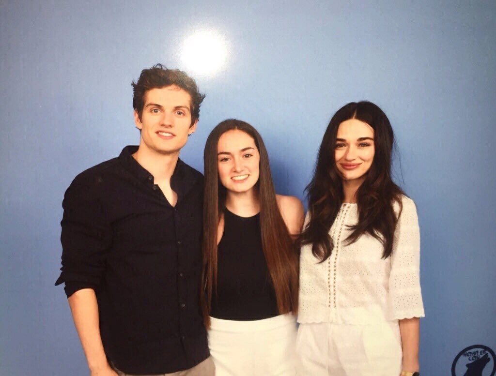 ReedSwitzerland's tweet photo. 📸 || @CrystalmReed et @dannyzacc avec une fan à la  #howlercon2016 https://t.co/EmNzlHe8CD