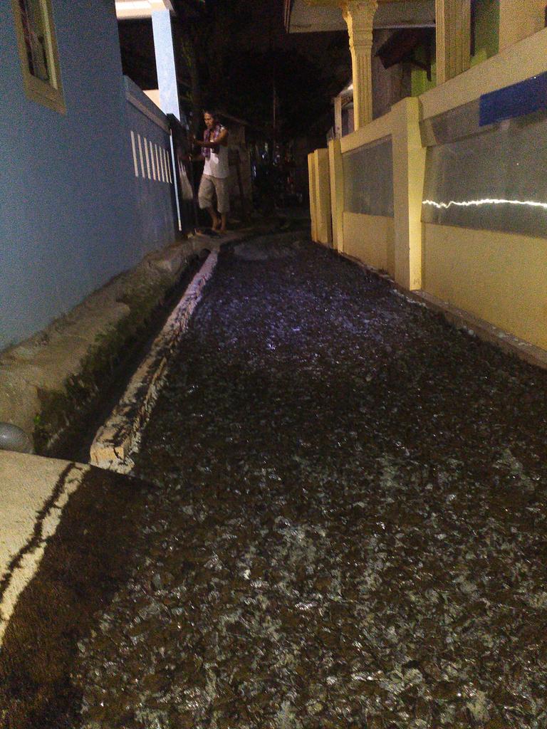 jaya_kel's tweet photo. Pengaspalan jln rt007/22 cc @kec_bekselatan @pemkotbekasi @disbimarta https://t.co/jWqCL1HSt7