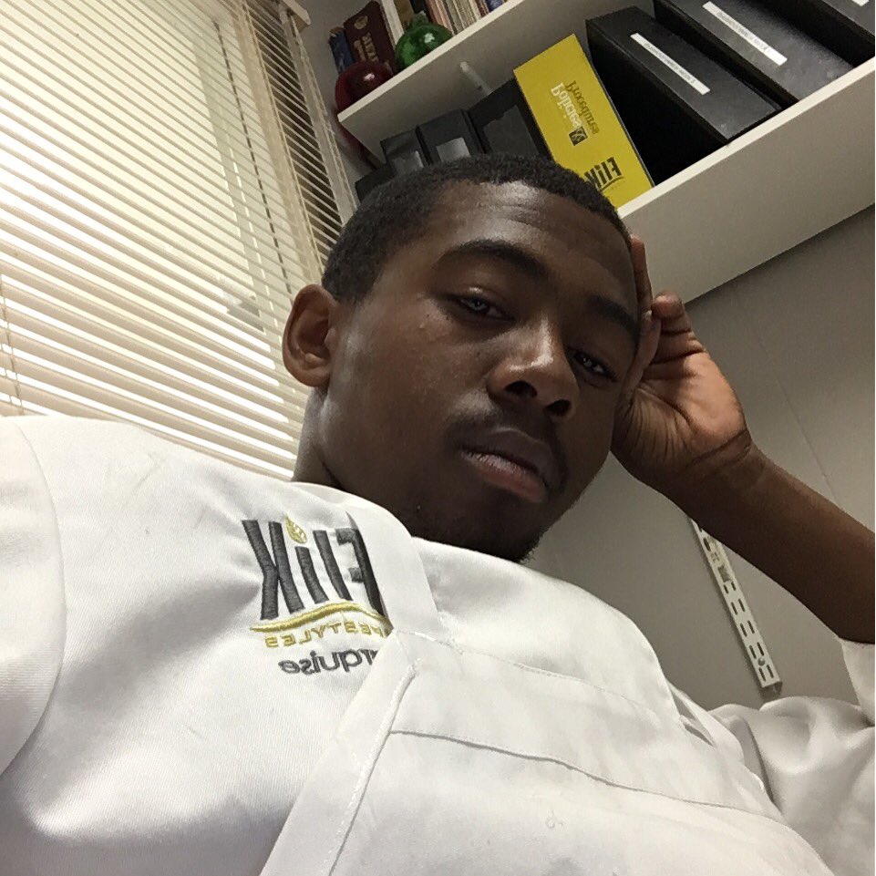 __RipBrother's tweet photo. Bored in this bitch #KitchenFlow https://t.co/PHZ3g9ovz2