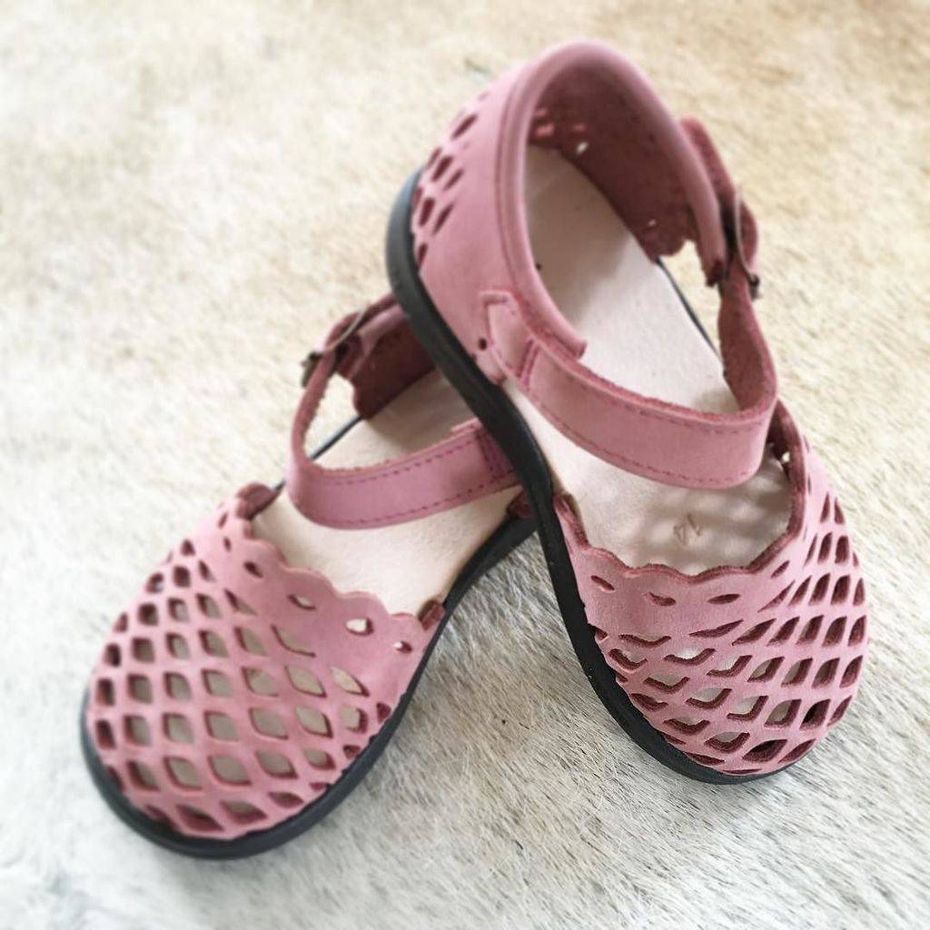 BarcelonaShoeCo's tweet photo. Target market: ages 1 through 99. Have you tried our Barceloneta sandal? #pink #nubuck #sa… https://t.co/891WCYgIOS https://t.co/Jd13iHDlNW