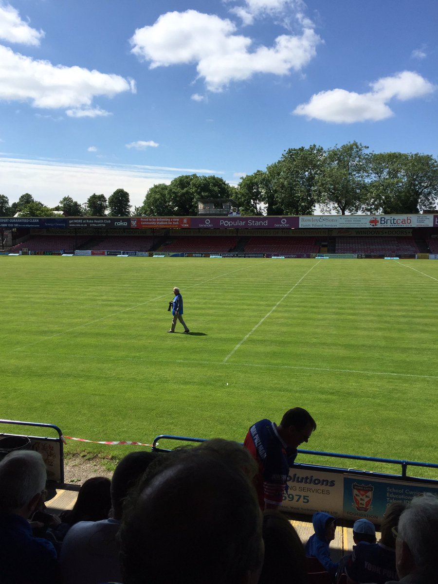 J_Harvey10's tweet photo. Great afternoon taking my grandad to his first @YorkKnightsRLFC game .#greatfirstgame https://t.co/h9hEgkB99e