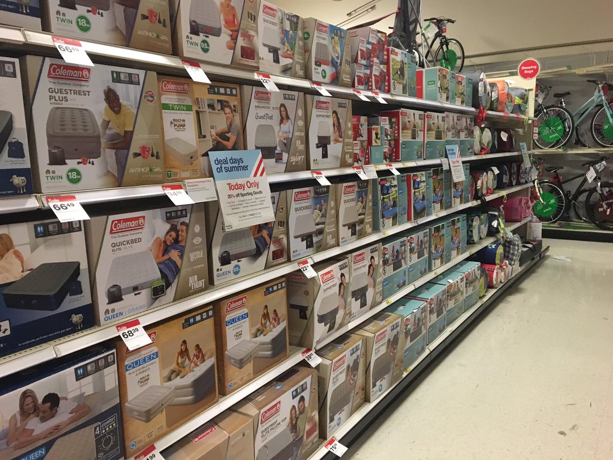 TargetDeidi's tweet photo. 9 days of deals! Full aisles, driving sales! #the great T1788. @detroitswan @lewmeg2 https://t.co/boyDESCBjz