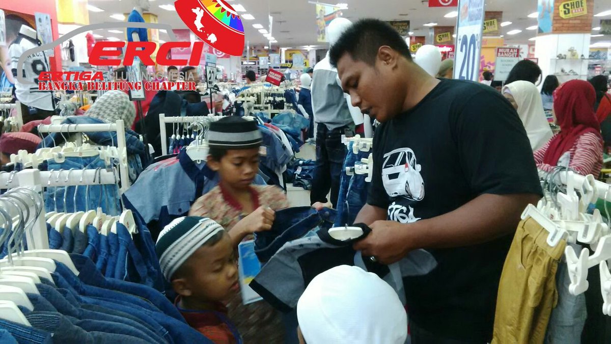 erci_babel's tweet photo. Orang Tua Asuh Sehari with Jagorawi Motor Bangka &amp; Sonora
#ERCIBerbagi 
#communityramadhanmoment
#otomotifweekly https://t.co/58zr5wxqx8