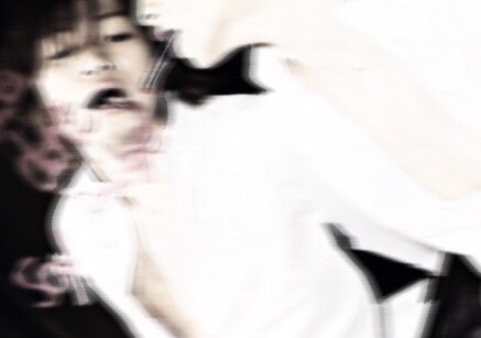 __wxy_____'s tweet photo. ㅤㅤ

　🕒゜
　　　》〉

　　　　求めれば 求めるほど
　＿＿＿＿＿＿＿＿＿＿＿＿＿

　　　￣￣￣￣￣￣￣￣￣￣￣￣￣　⇔

　「　繋逢　」

　　　　　　　愛を見失う　xx.

ㅤㅤ https://t.co/tRkTcNKcTx