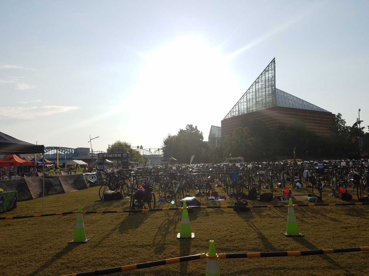 hoodie_life's tweet image. Kudos to everyone taking part in the Waterfront Triathlon. It's a beautiful day