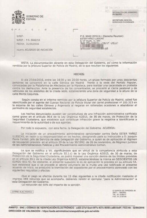 EstherYez's tweet photo. Ayer me llegó una multa de 601€. Dicen que cometí una falta grave: hacer mi trabajo. Hoy cambiamos #LeyMordaza #26J https://t.co/J4neMiyKDj