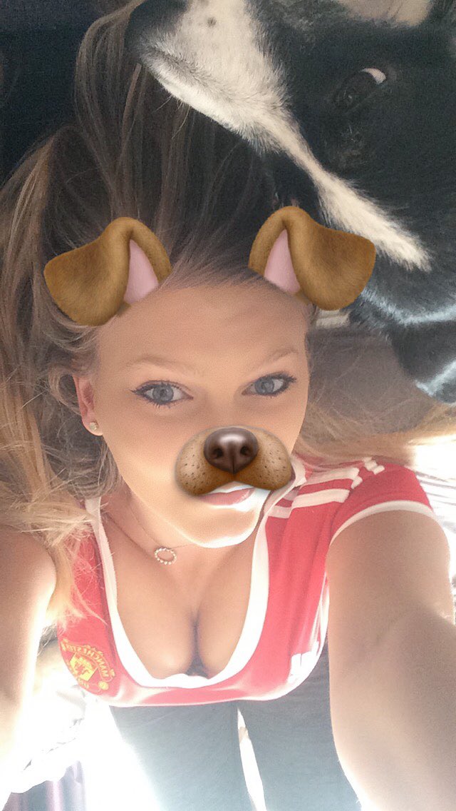 VikkiLou_mufc's tweet photo. Upside down again?! With a bitta hoefilter https://t.co/4Dlrx5X2PE