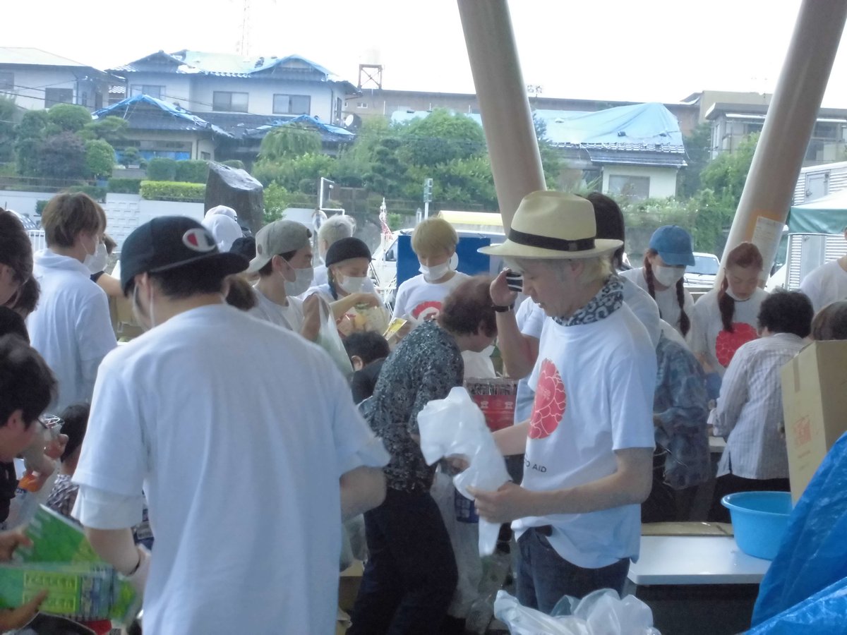 Next Stage 日の炊き出しは 総合体育館と益城保健福祉センターの2箇所に行ってきました なんと福岡でライブ終わりで浜崎あゆみｻﾝが来てくれました 自分で物資も運んで 動いてくれてましたs ノd 浜崎あゆみ 炊き出し 益城