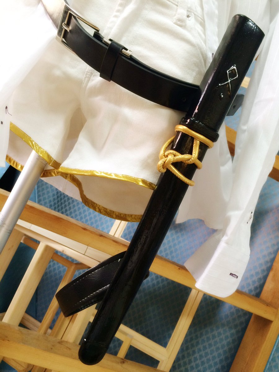藤森蓮 コスプレイヤー Youtube Ar Twitter 太鼓鐘貞宗コス製作 刀も作りました ベルトには金具で簡単着脱式 金属風の塗装です ウィッグが届けば完成の勢い 蓮クリ造形
