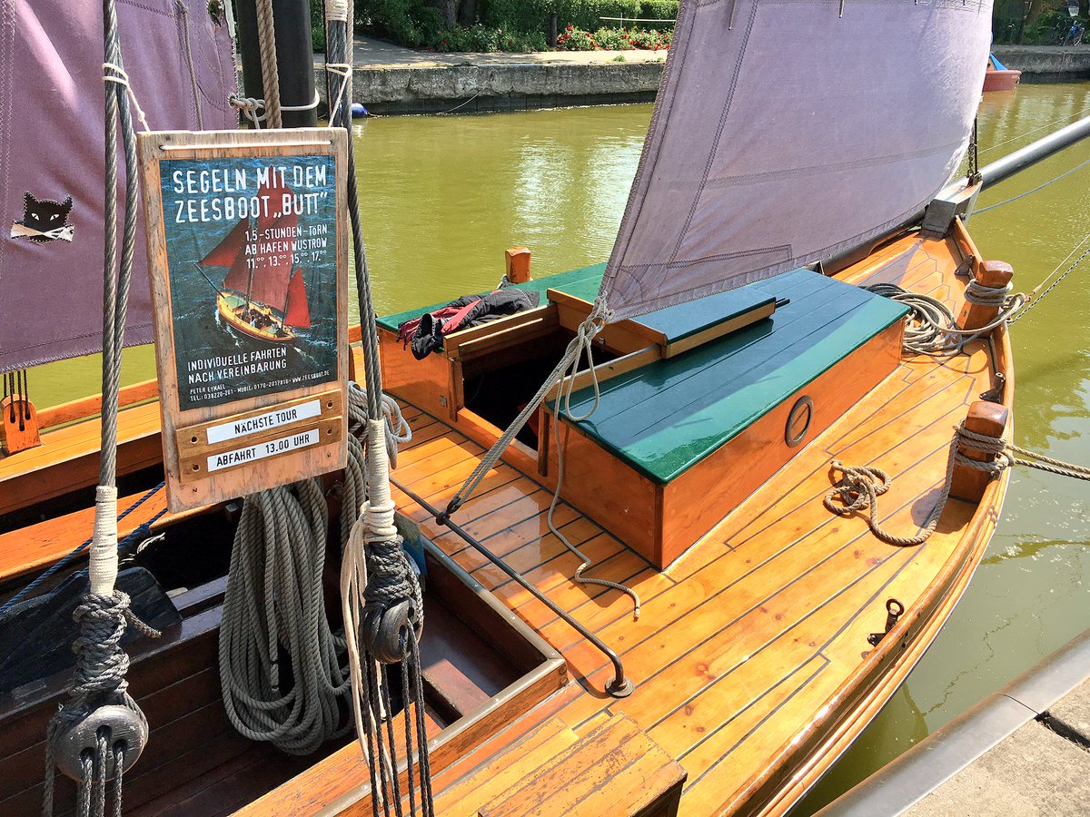 JacoBloek's tweet photo. Na dann schauen wir uns das mal an. #Zeesboote: https://t.co/JIal3KxXVO #wustrow #darss #bodden #butt https://t.co/4yissl4Z8C