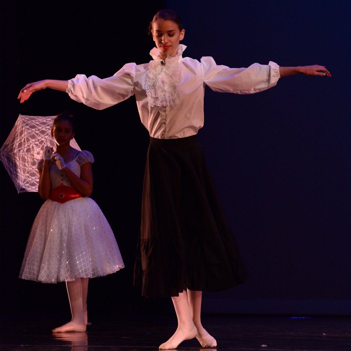 DreamAchieve06's tweet photo. Head mistress top #ballet #marypoppins #themovingcompany https://t.co/ScN6LRbeoO