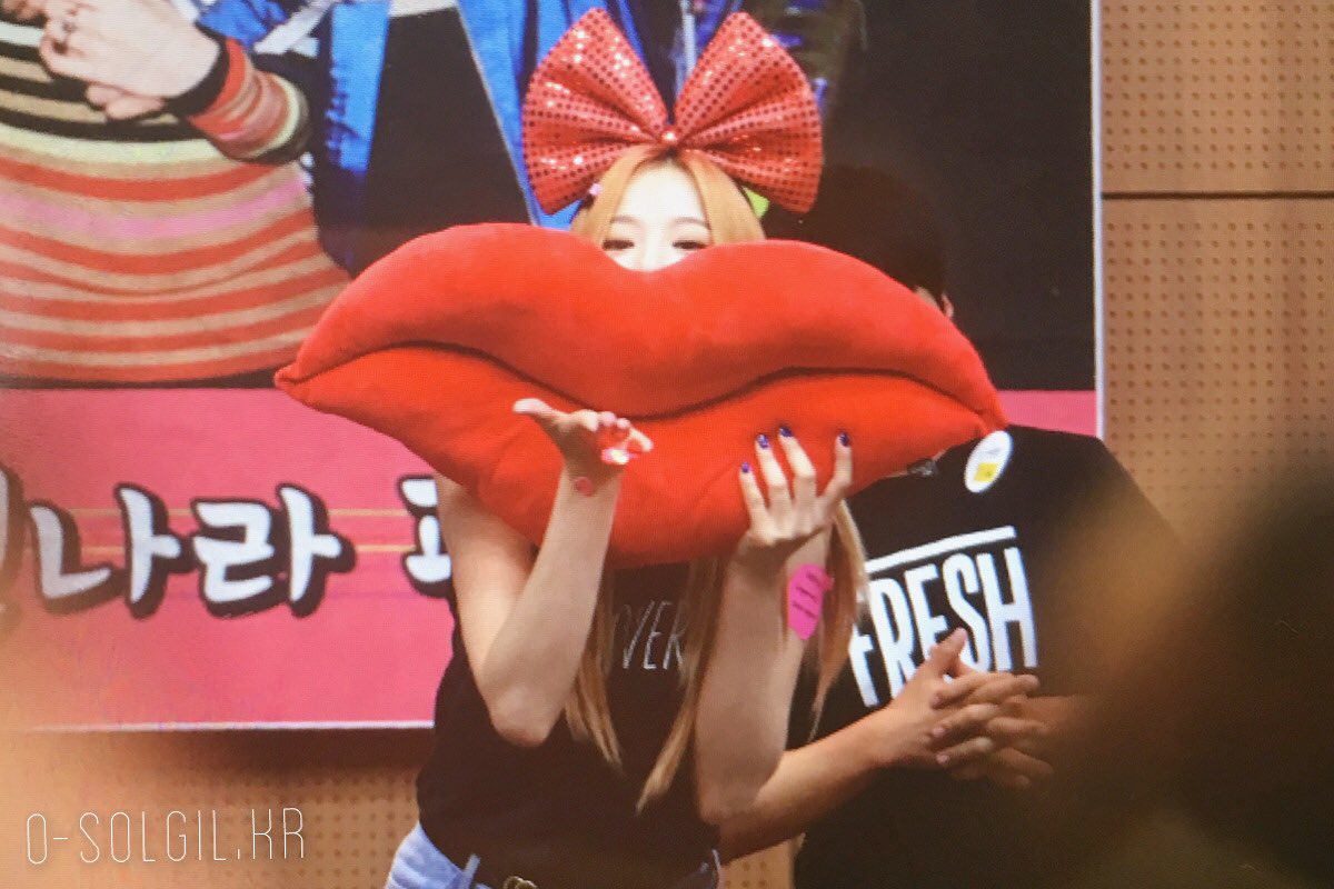o_solgil's tweet photo. 160626 일산 팬싸인회 프리뷰 #EXID #솔지 #SOLJI @EXIDofficial 💋💋💋 https://t.co/kR5OrbPSCb