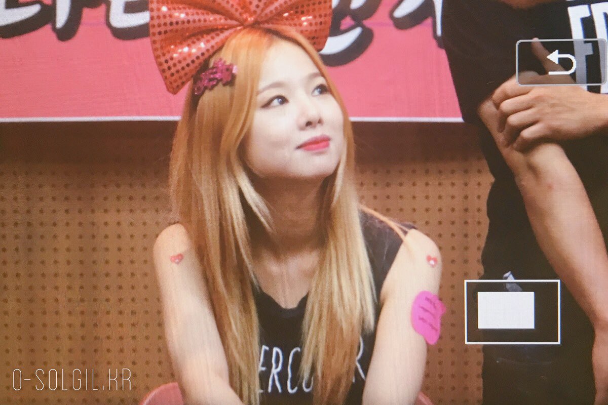 o_solgil's tweet photo. 160626 일산 팬싸인회 프리뷰 #EXID #솔지 #SOLJI @EXIDofficial 💗💗💗 https://t.co/FxAvddV0E6