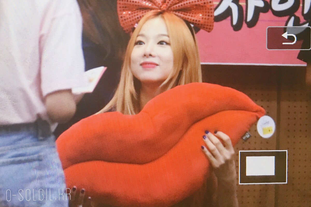 o_solgil's tweet photo. 160626 일산 팬싸인회 프리뷰 #EXID #솔지 #SOLJI @EXIDofficial 💗💗💗 https://t.co/FxAvddV0E6