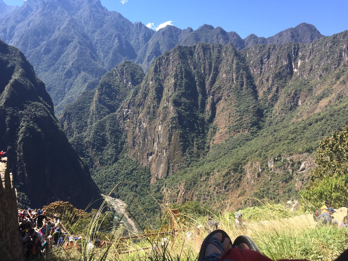 Schape_dat_ask's tweet photo. Unfiltered views from Machu Picchu @chacousa ⛰ https://t.co/U98vU2qRvB