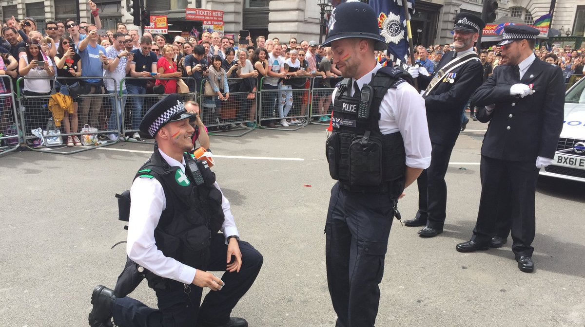 aTEEN_Magazine's tweet photo. Watch | These Policemen proposed to their partners during London Pride: https://t.co/aL5Gvj6hV1 https://t.co/Fo3vbshoUb