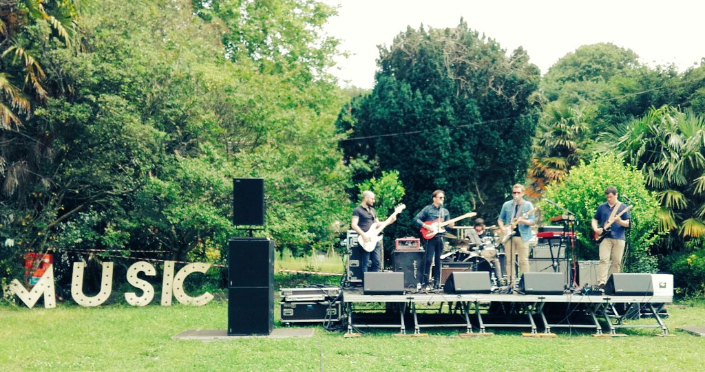 AnniBG's tweet photo. .@venturalabanda en @MusicBox2016 #festibala 🎸🎶 #Donostia2016 #ulia #viveros #SaveThePark https://t.co/mhS3Z9o6Kv