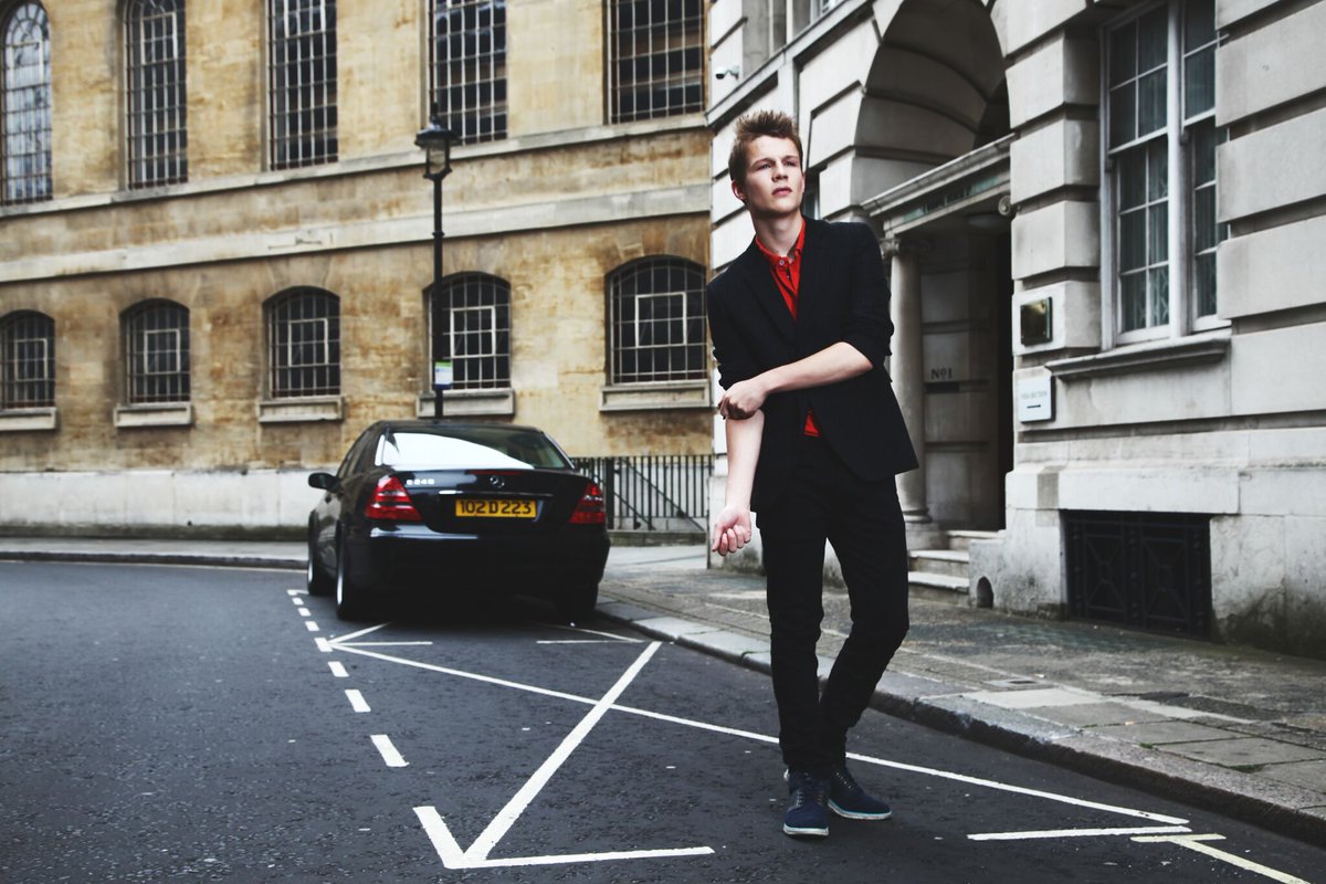 RyanJModel's tweet image. Another photo from @KubeStudios_  Check out my new website ryanjamesmodel.co.uk, #model #fashion #Brighton #suit